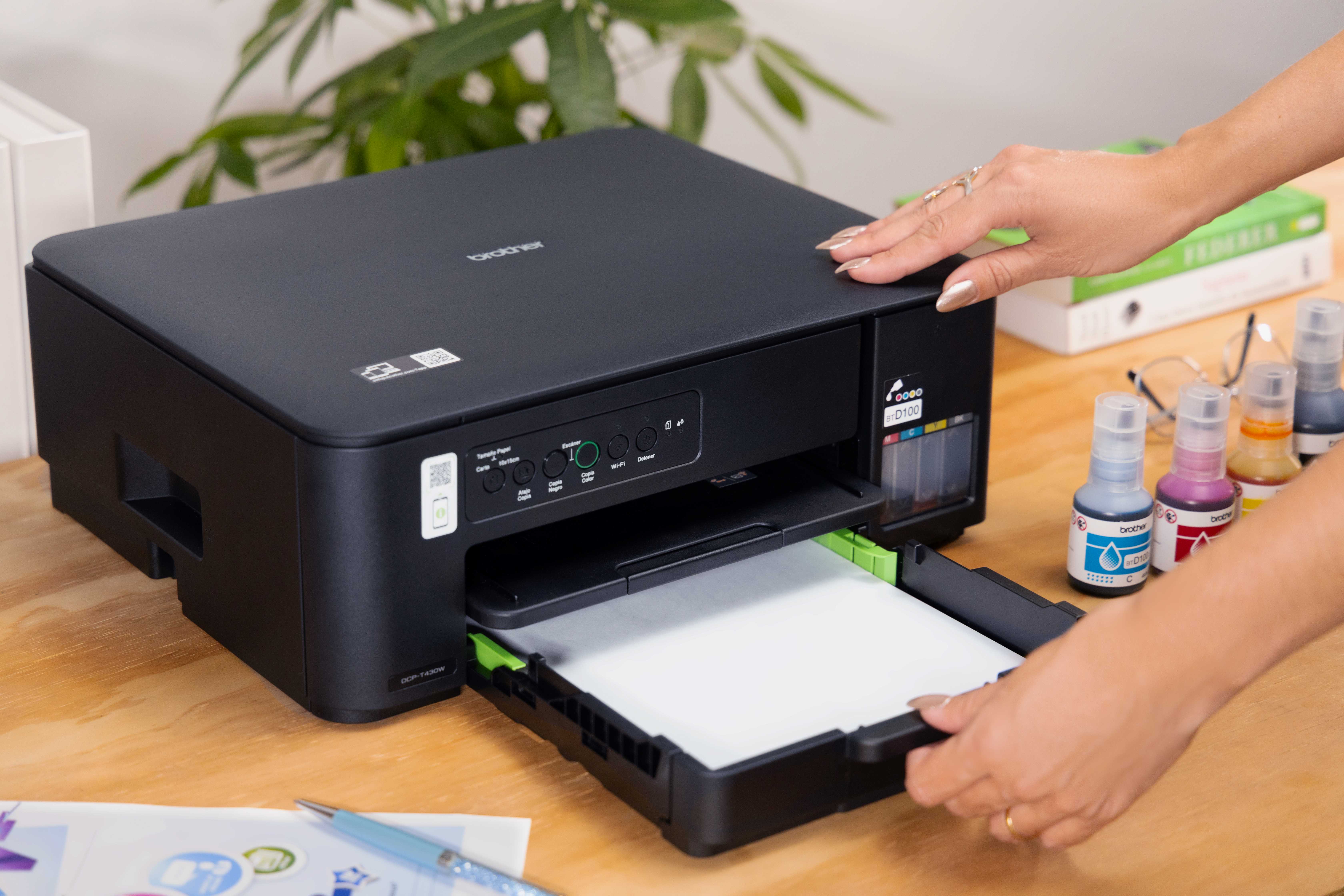 Impresora 3 en 1 de inyección de tinta a color DCP-T430W de la serie InkBenefit Tank de Brother con impresión inalámbrica, , small