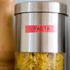 Etiqueta laminada Brother en contenedor de almacenamiento para pasta de acero inoxidable