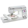 Máquina bordadora Brother PE910L con pantalla táctil y diseño floral en bastidor
