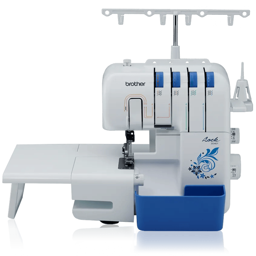 Overlock Brother 2104D con cuatro conos de hilo y diseño floral azul decorativo