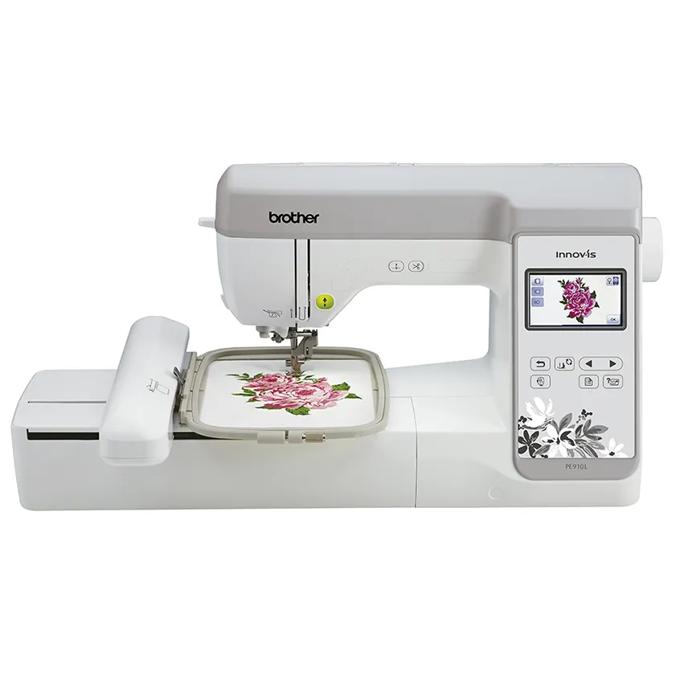 Máquina bordadora Brother PE910L con pantalla táctil y diseño floral en bastidor